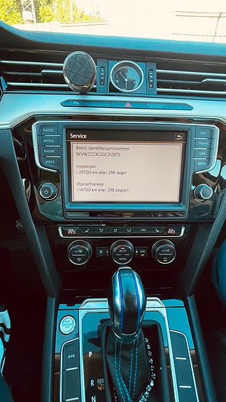 Volkswagen Passat 15 of 30