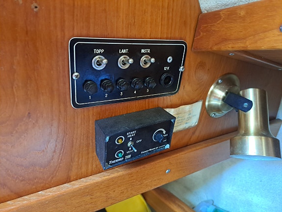 Maxi Fenix fixer-upper 27 of 30