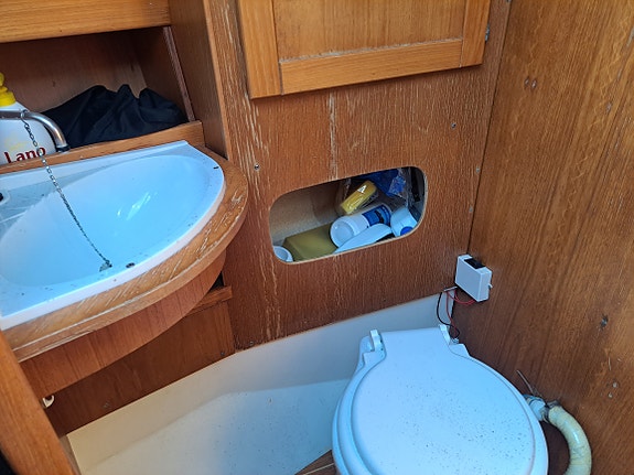 Maxi Fenix fixer-upper 21 of 30