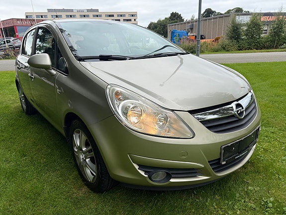Opel Corsa 2 of 19