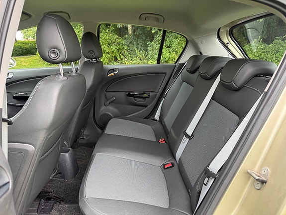 Opel Corsa 16 of 19