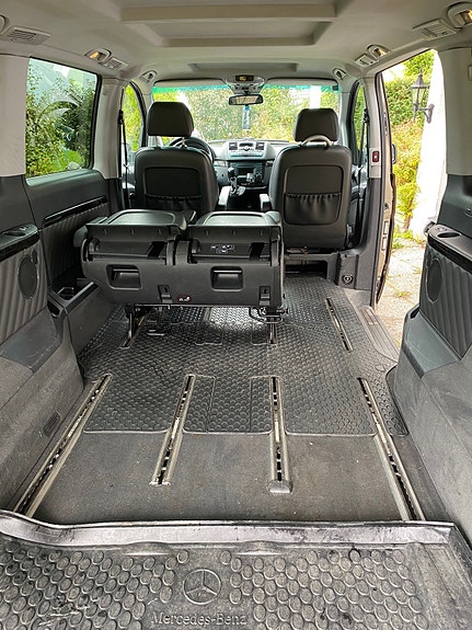 Mercedes-Benz Viano 25 of 30