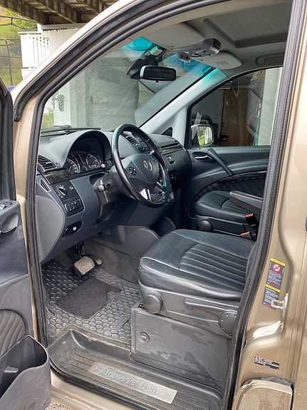 Mercedes-Benz Viano 22 of 30