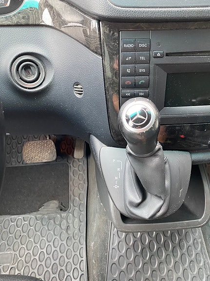 Mercedes-Benz Viano 15 of 30