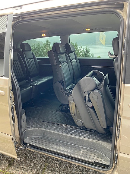 Mercedes-Benz Viano 19 of 30