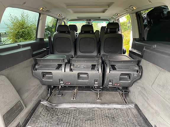 Mercedes-Benz Viano 18 of 30