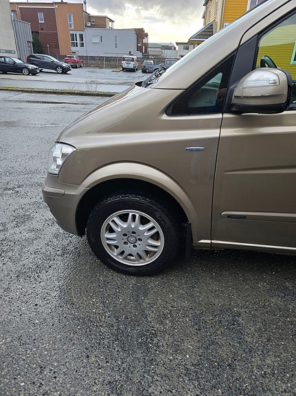 Mercedes-Benz Viano 3 of 30