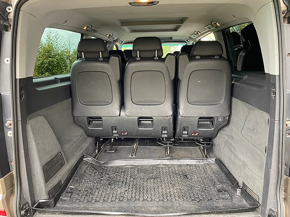 Mercedes-Benz Viano 29 of 30