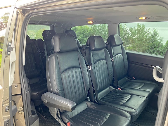 Mercedes-Benz Viano 23 of 30
