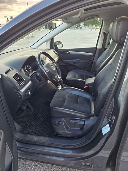 Volkswagen Sharan 25 of 25