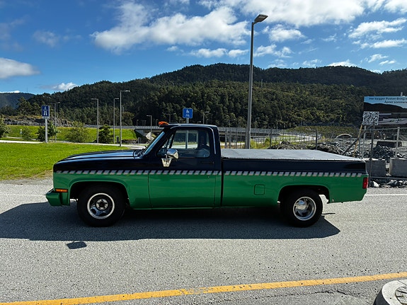 Chevrolet C10 2 of 30