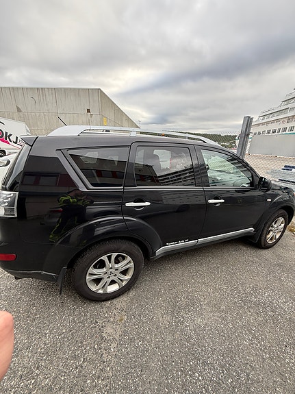Mitsubishi Outlander 4 of 9