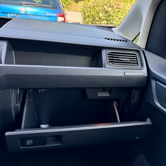 Volkswagen Caddy Maxi 20 of 27