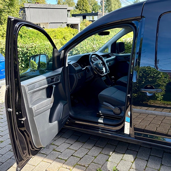 Volkswagen Caddy Maxi 12 of 27