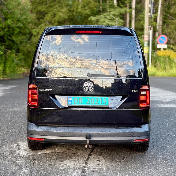 Volkswagen Caddy Maxi 10 of 27