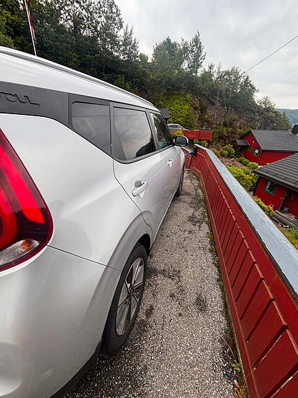 Kia e-Soul 2 of 16