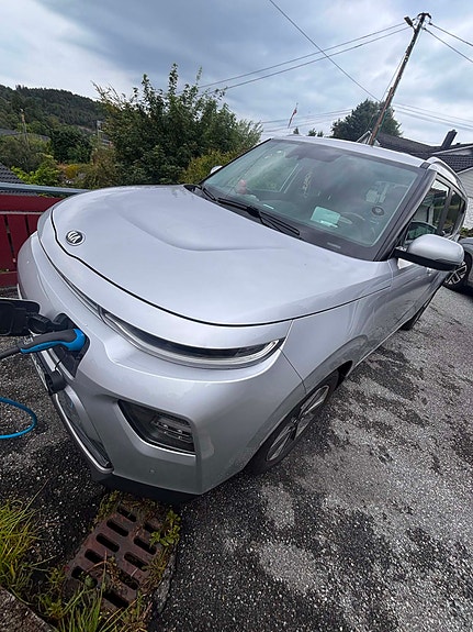 Kia e-Soul 10 of 16