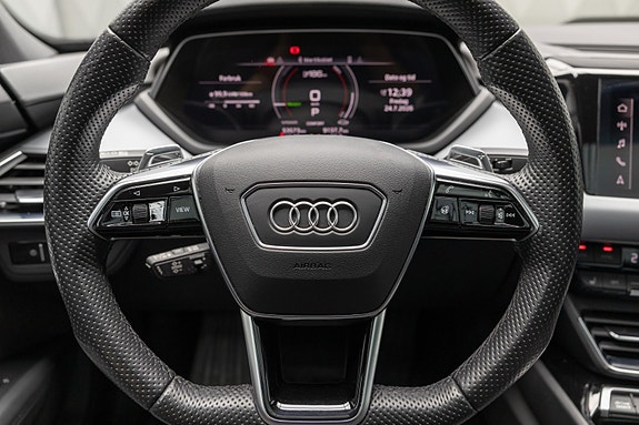 Audi e-tron GT 21 of 30