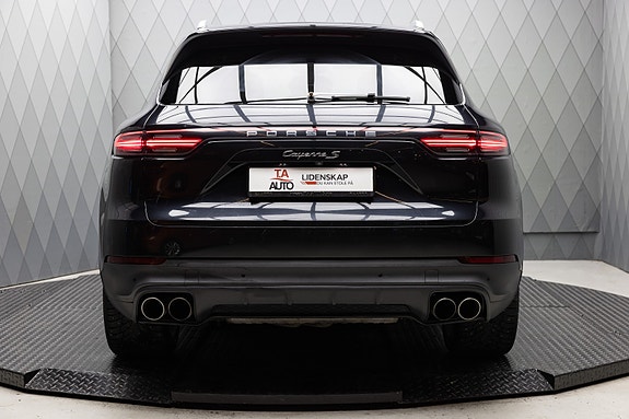 Porsche Cayenne 5 of 30
