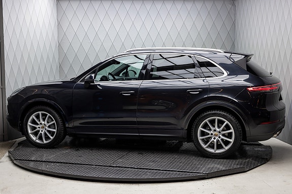 Porsche Cayenne 6 of 30