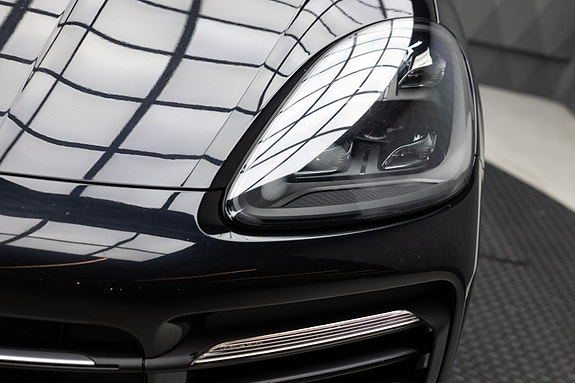 Porsche Cayenne 8 of 30