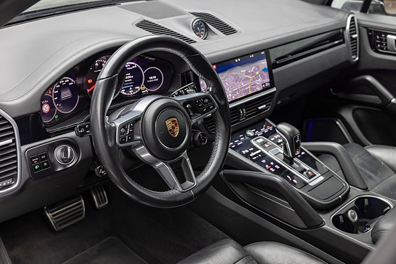Porsche Cayenne 21 of 30