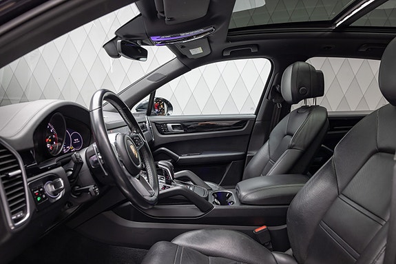 Porsche Cayenne 22 of 30