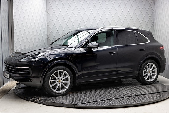 Porsche Cayenne 4 of 30