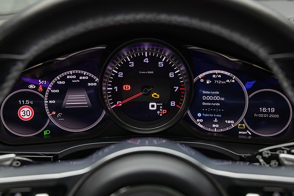 Porsche Cayenne 27 of 30