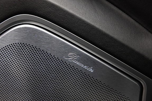 Porsche Cayenne 16 of 30