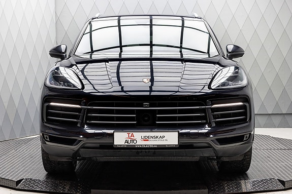 Porsche Cayenne 3 of 30