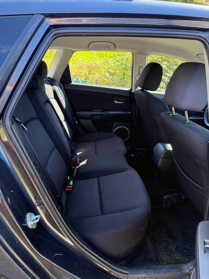 Mazda 3 8 of 16