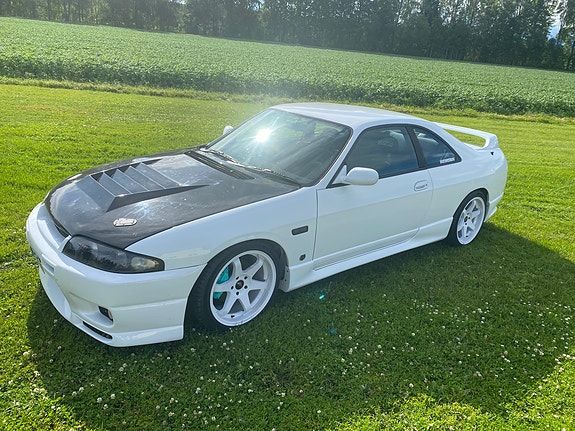 Nissan Skyline 4 of 30