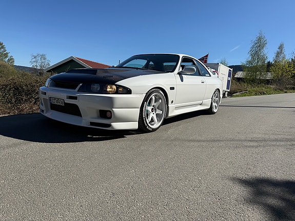 Nissan Skyline 2 of 29