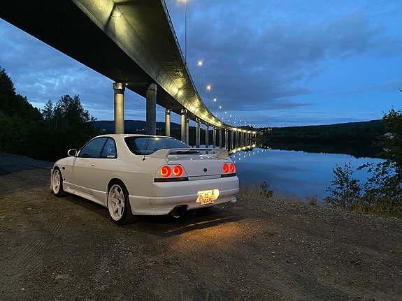 Nissan Skyline 10 of 30