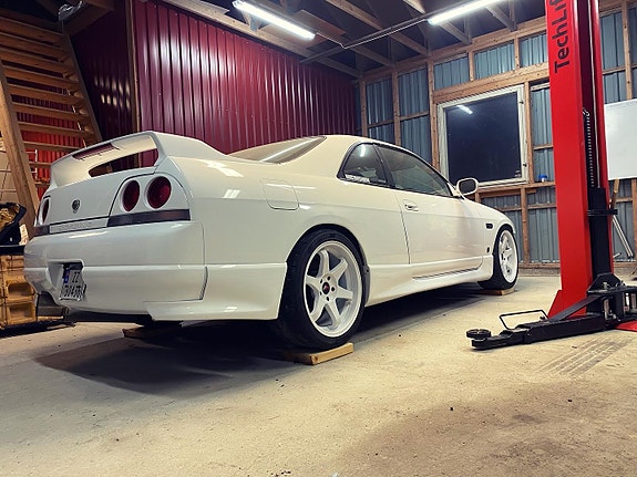 Nissan Skyline 12 of 30