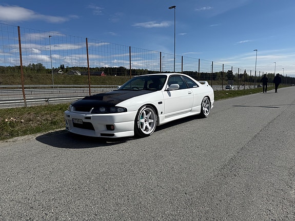 Nissan Skyline 4 of 29