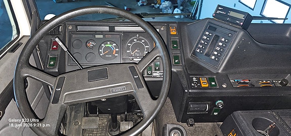 Volvo Unik F10 Globetrotter 13 of 19