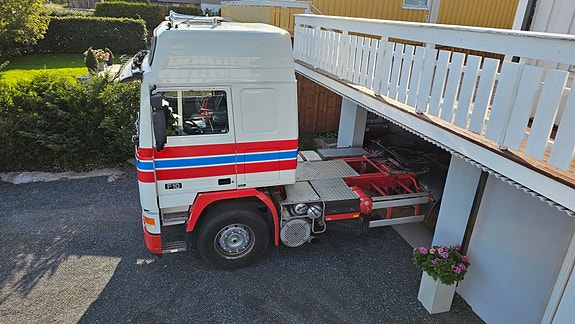 Volvo Unik F10 Globetrotter 2 of 19