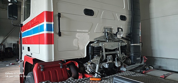 Volvo Unik F10 Globetrotter 5 of 19