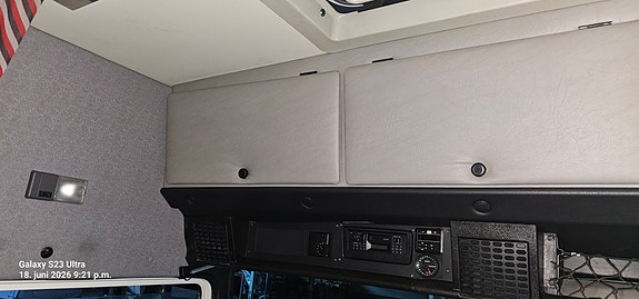 Volvo Unik F10 Globetrotter 11 of 19