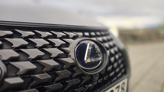 Lexus UX300e 26 of 30