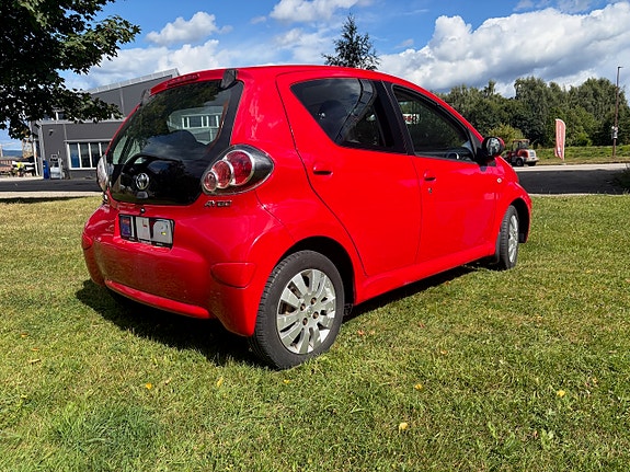Toyota Aygo 6 of 28