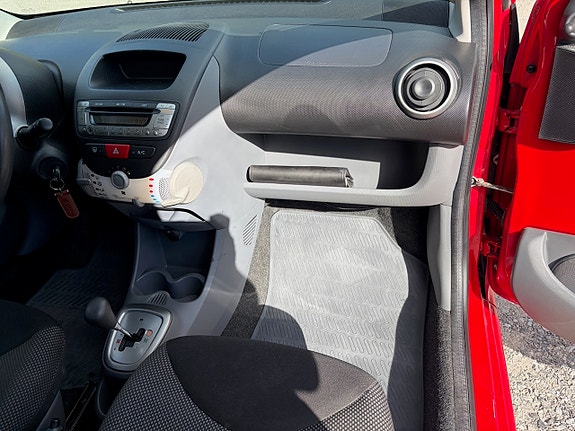 Toyota Aygo 26 of 28
