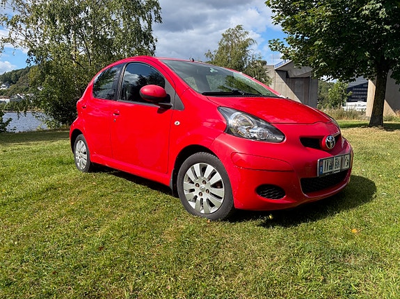 Toyota Aygo 4 of 28