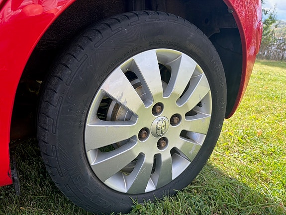 Toyota Aygo 8 of 28