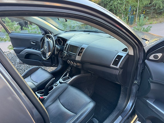 Mitsubishi Outlander 12 of 20