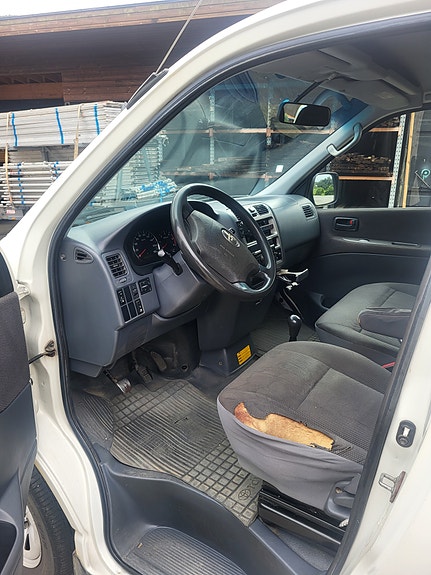 Toyota HiAce 11 of 12