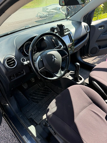 Mitsubishi Space Star 11 of 23