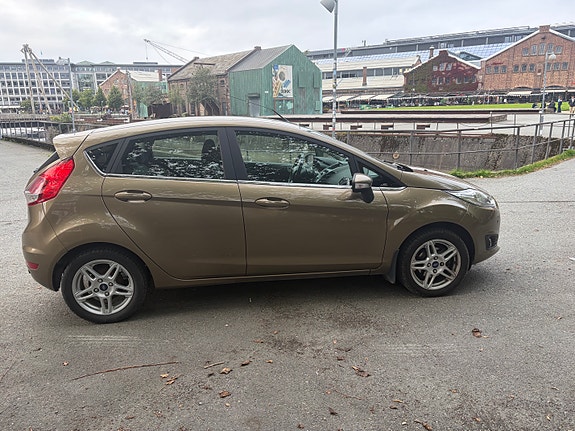 Ford Fiesta 2 of 2